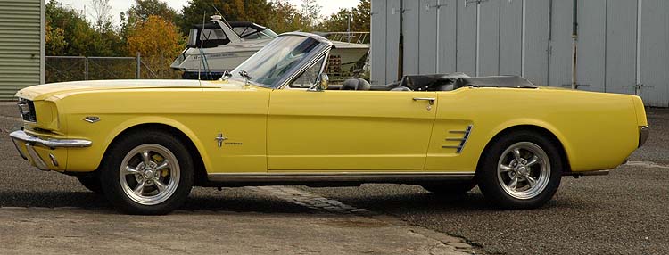 Ford Mustang Convertible 1965  i fantastisk flot farve